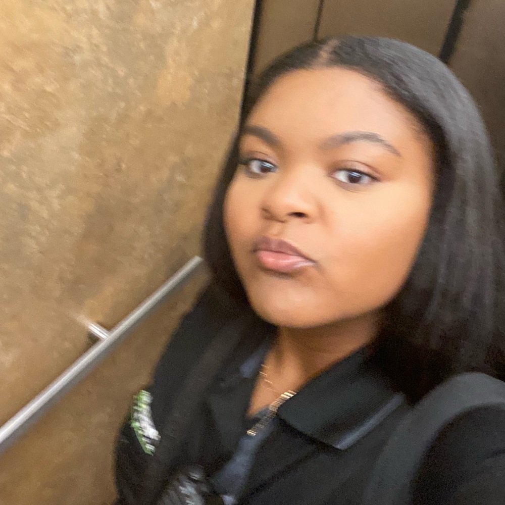 Meet your Posher, Haylee